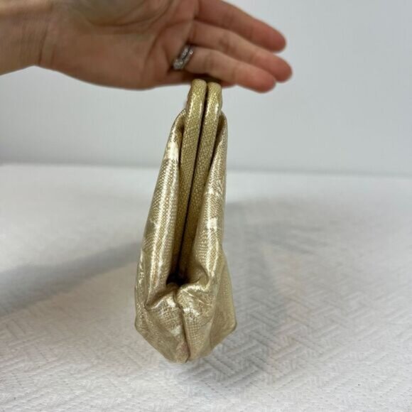 Vintage 70s Women's Victorian Gold Floral Clasp Clutch Wallet Purse Coin Pouch - Picture 8 of 10